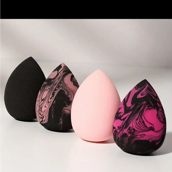3/$20 Makeup Sponges (Pack of 4) Brand New Wet/Dry Use - Picture 1 of 7
